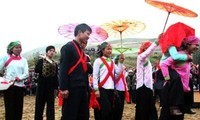 Hình ảnh bầu vú người phụ nữ xuất hiện rất nhiều trong các tác phẩm điêu khắc Chăm, thể hiện ảnh hưởng của tín ngưỡng phồn thực và xã hội mẫu hệ.