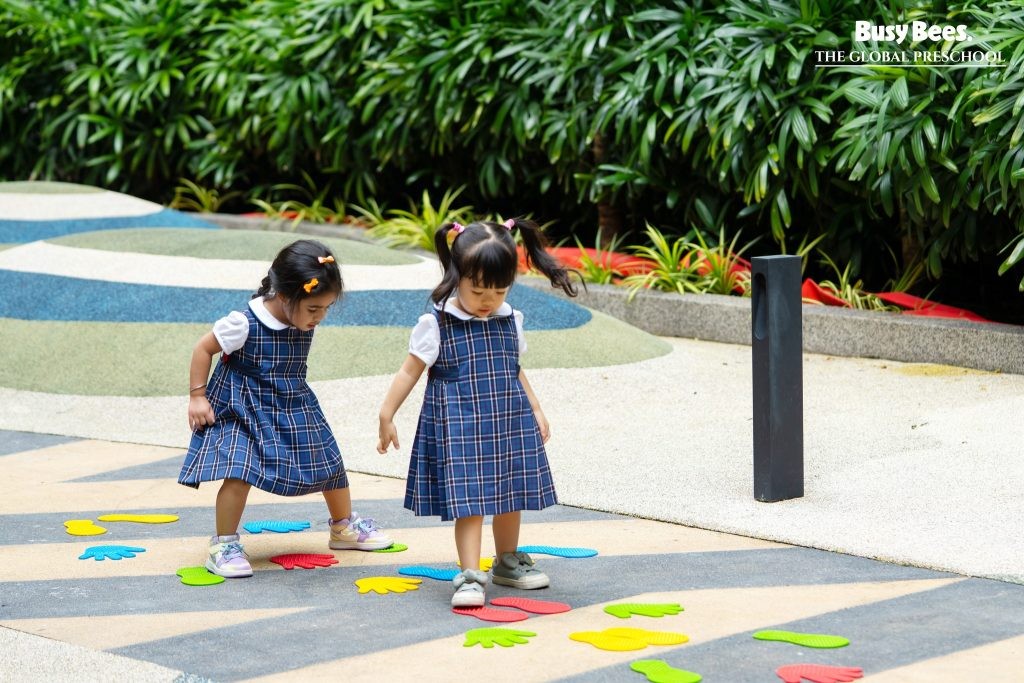 Môi trường ngoài trời cần được thiết kế an toàn và hấp dẫn