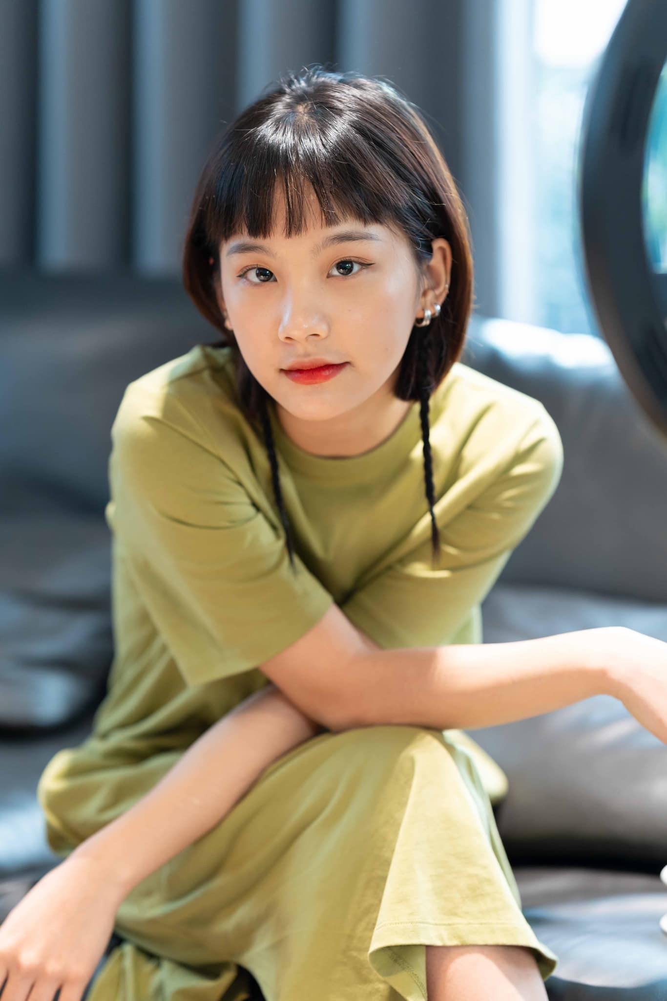Thu Hà Ceri trong trang phục truyền thống